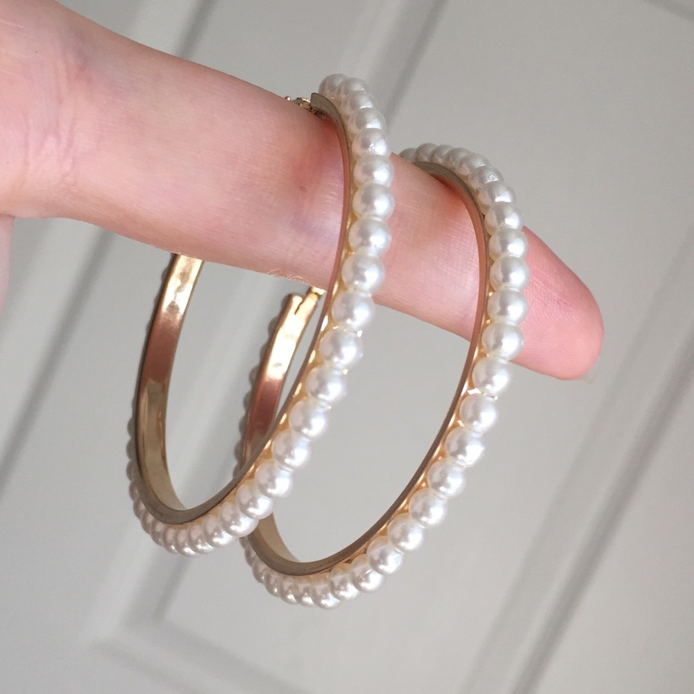 ⚜️[𝟯/$𝟭𝟴]⚜️Large Pearl Infinity Hoops NEW - Picture 5 of 8
